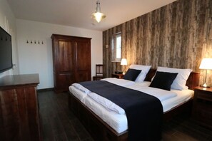 4 makuuhuonetta, silitysrauta/-lauta, vauvan matkasänky, ilmainen Wi-Fi