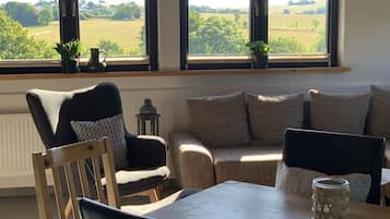 Smart-TV, Kamin, Videospiele, DVD-Player