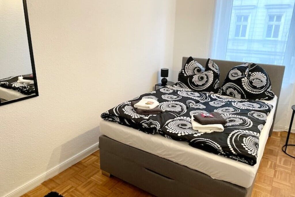 3 Schlafzimmer, Reisekinderbett, kostenloses WLAN, Bettwäsche