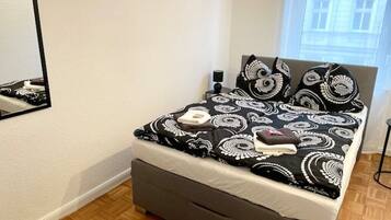 3 Schlafzimmer, Reisekinderbett, kostenloses WLAN, Bettwäsche