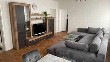 Smart-TV, Bücher, Videothek