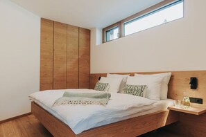 2 bedrooms, free WiFi, bed sheets - On the slope Comfortable holiday residence (Tscherms)