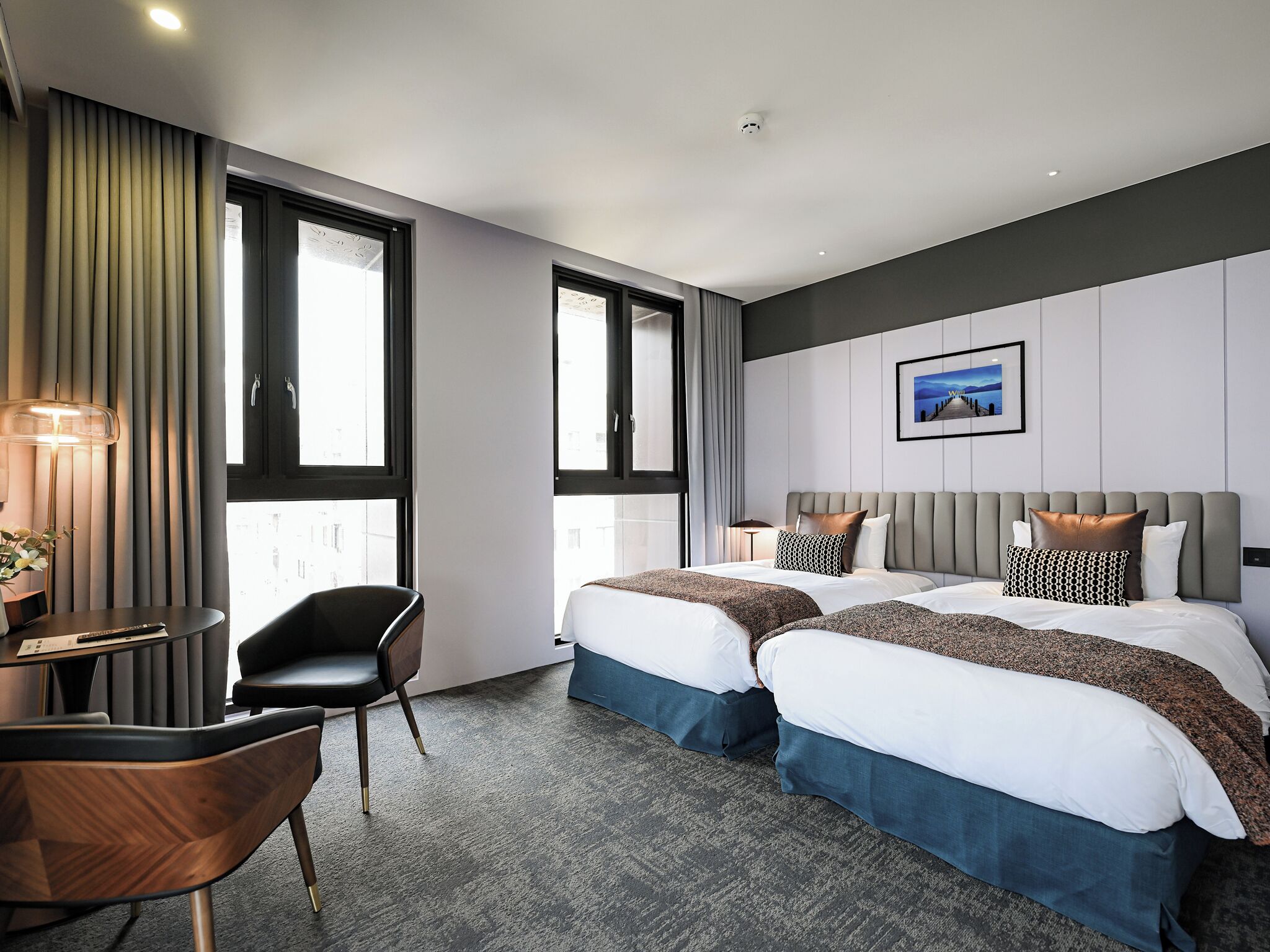 Deluxe Twin Room | In-room safe, desk, laptop workspace, blackout curtains