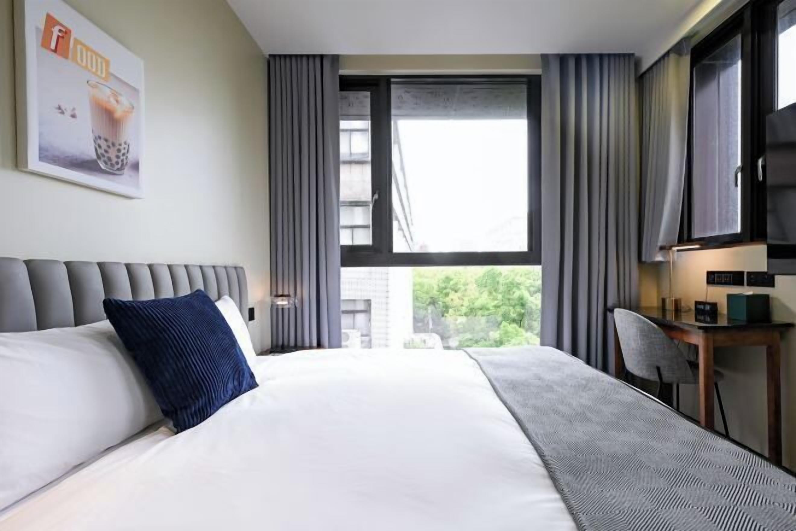 In-room safe, desk, laptop workspace, blackout curtains