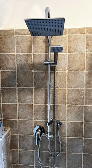 Shower, hair dryer, bathrobes, bidet - COZY HOUSE IN OSTUNI WITH PANORAMIC TERRACES WITH SEA VIEW IN CHARMING APULIA (Ostuni)