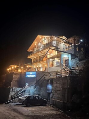 Front of property - Trimounts A Boutique Hotel (Banjar)