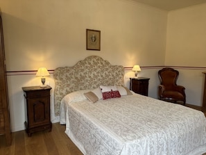 3 chambres, bureau, fer et planche à repasser, Wi-Fi gratuit