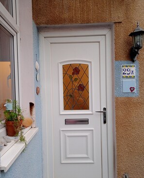 Apartment | Exterior - Captivating 2-bed Hideaway Apartment in Gloucester (Gloucester)