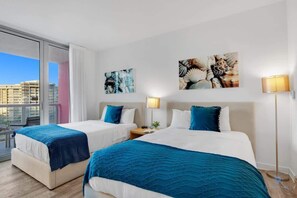 APARTMENT - Apartment w/ Balcony Near Beach - Gym and pool (Hallandale Beach)