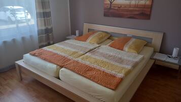 1 dormitori i roba de llit