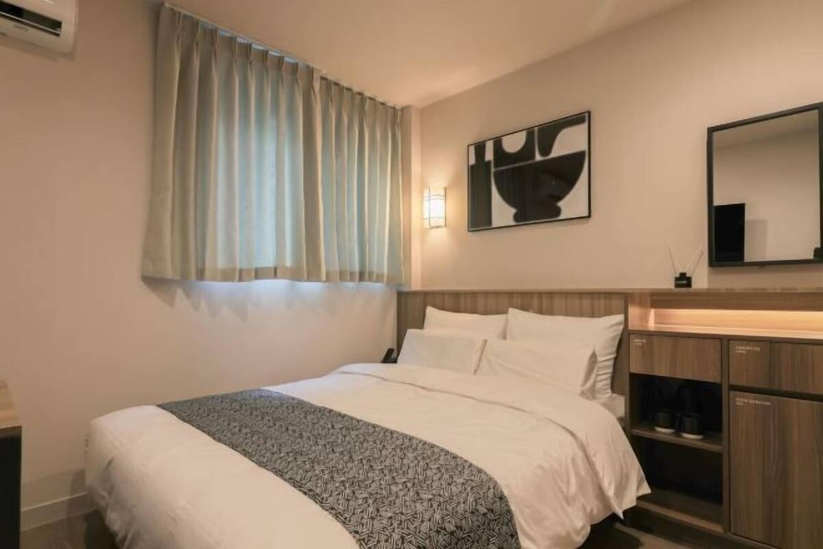 Premium bedding, free WiFi, bed sheets