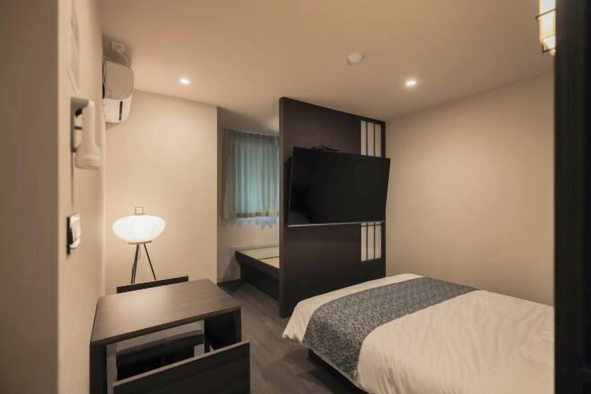 Ropa de cama de alta calidad, wifi gratis y ropa de cama