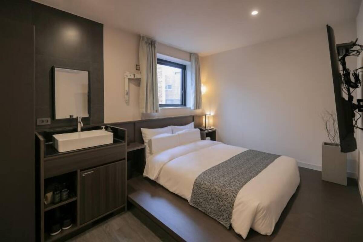 Ropa de cama de alta calidad, wifi gratis y ropa de cama