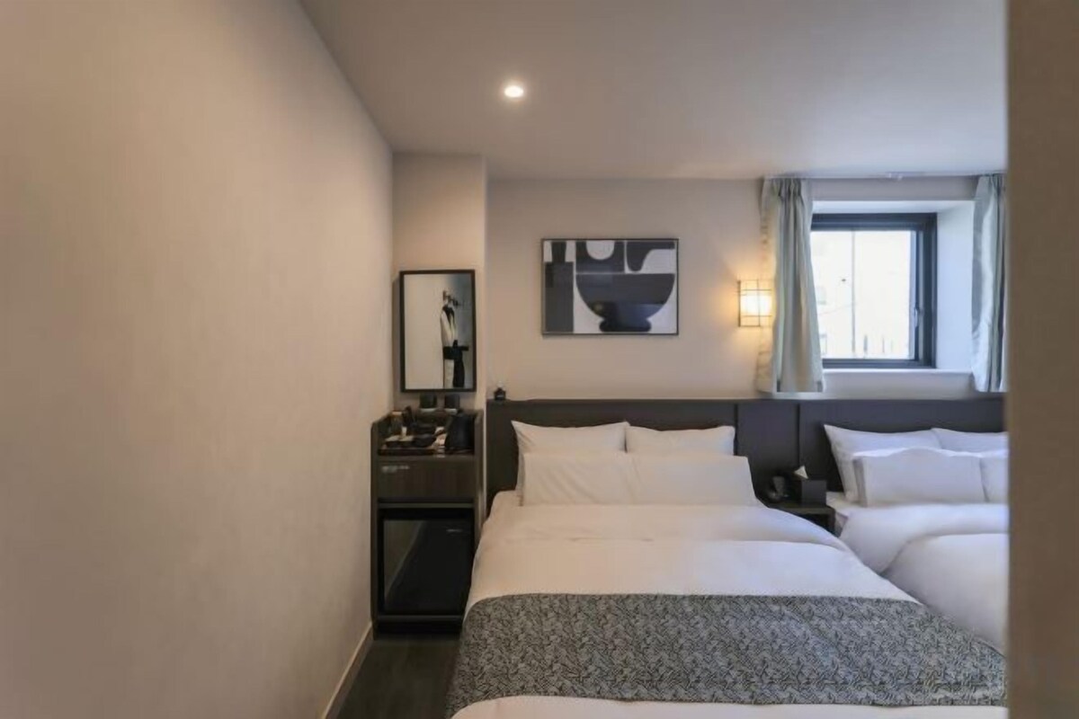Peralatan tempat tidur premium, Wi-fi percuma, cadar katil 