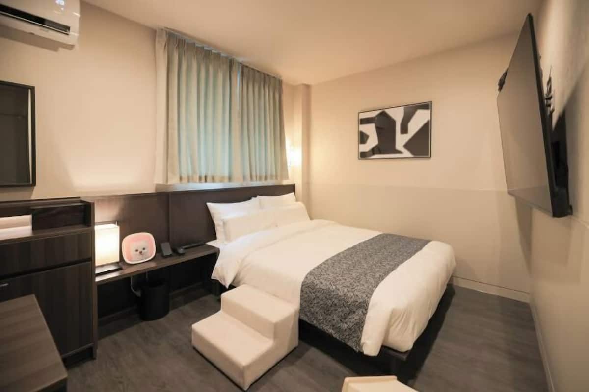 Ropa de cama de alta calidad, wifi gratis y ropa de cama