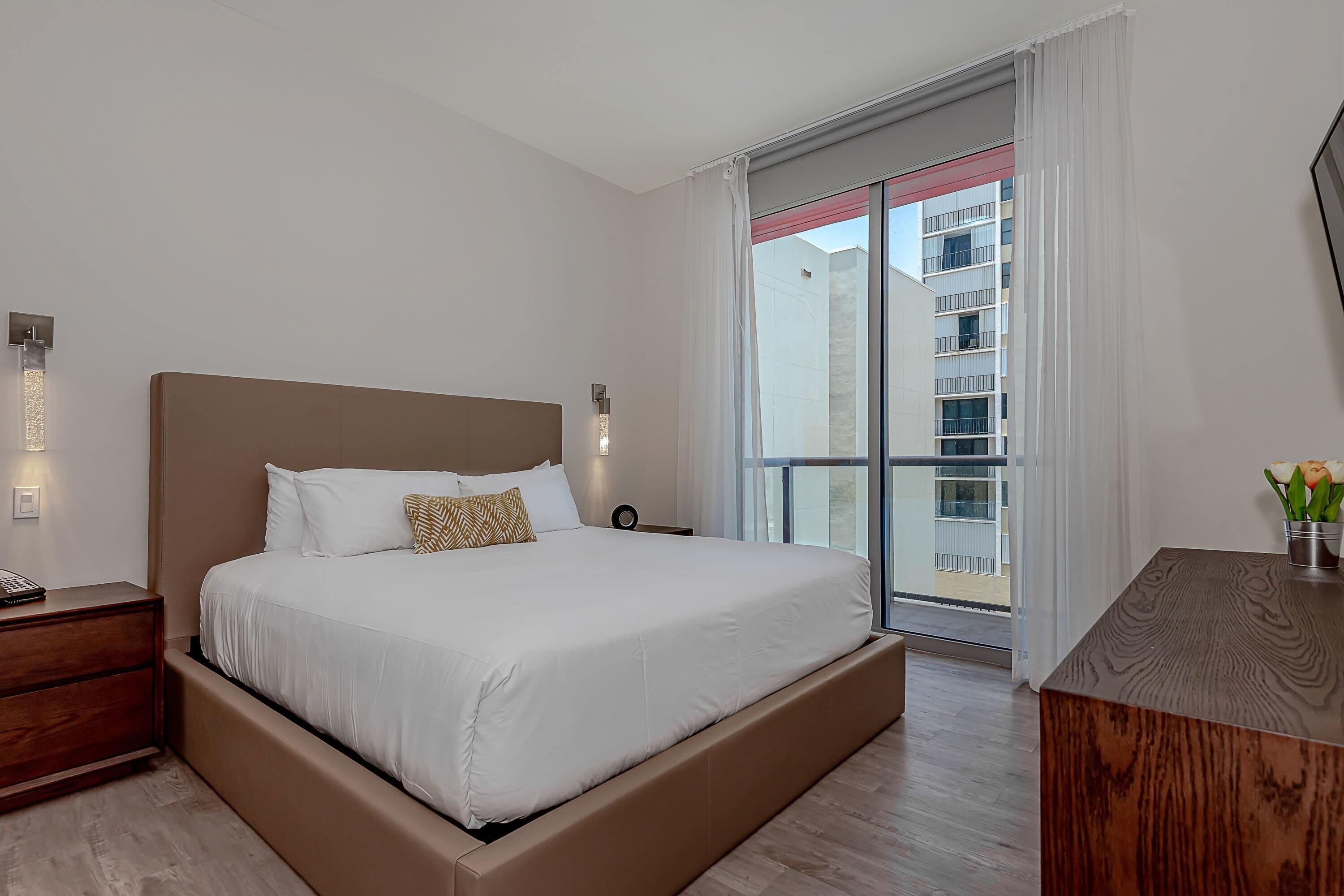 1 多间卧室、办公桌、旅行婴儿床、WiFi