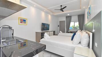 Deluxe Room | 1 bedroom, desk, laptop workspace, free WiFi