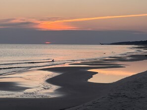 Plage à proximité, chaises longues