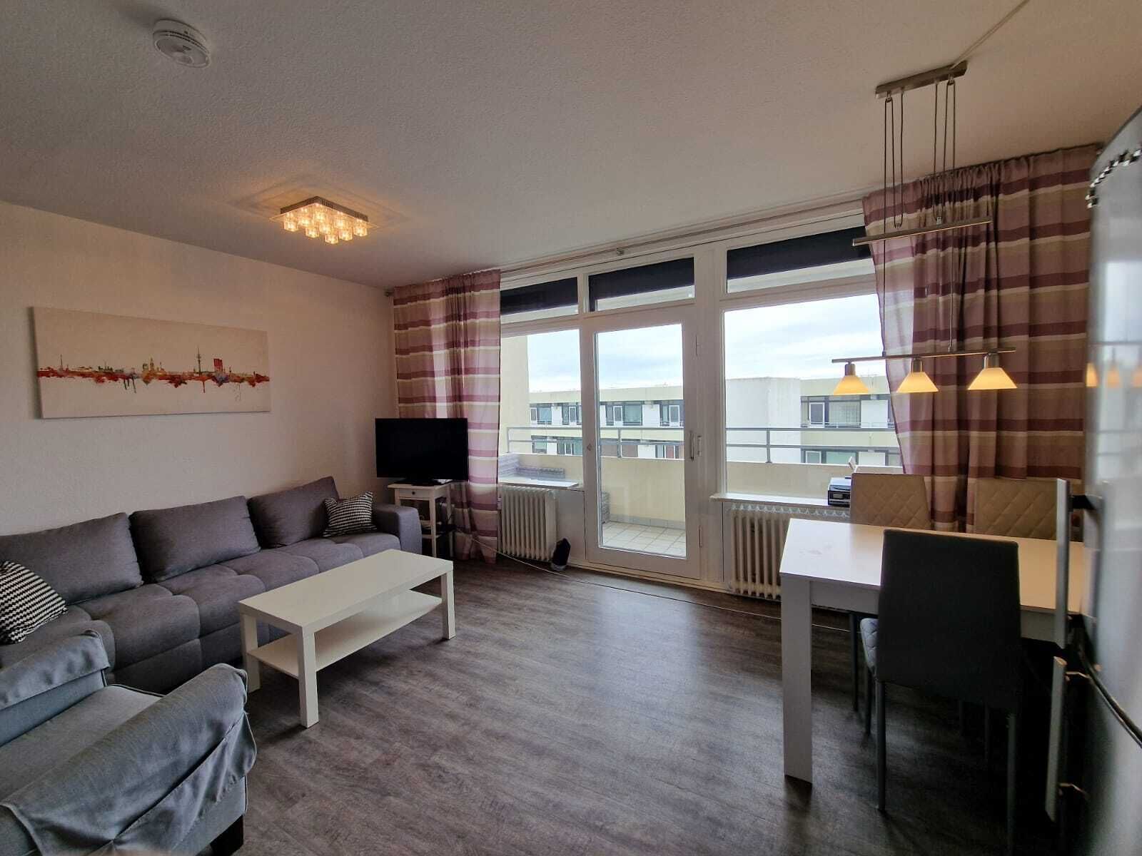 Fernseher, DVD-Player, Stereoanlage