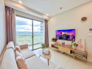 Standard Apartment | Ruang tamu | TV skrin rata 
