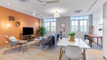 Televisión y oficina