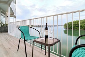 Terrace/patio - w* | Deluxe 1BR w/ Balcony  & AC in Panama (Panamá)