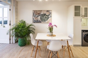 Dining - w* | Urban-chic 1BR w/ Balcony in Panama (Panamá)