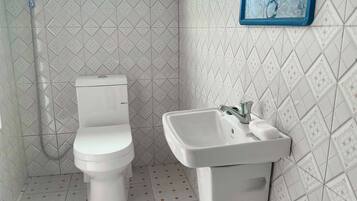Deluxe Double Room | Bathroom