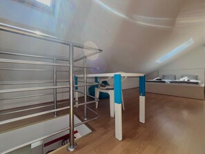 City Apartment, 2 Bedrooms, Terrace, Sea View | 2 bedrooms, individually decorated, individually furnished, desk