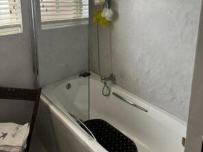 Free toiletries, towels - Bordeaux 45 (Cape Town)