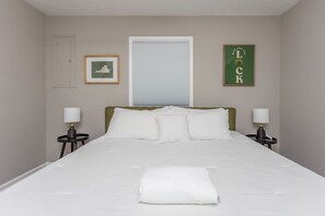 12 habitaciones, tabla de planchar con plancha, wifi y ropa de cama