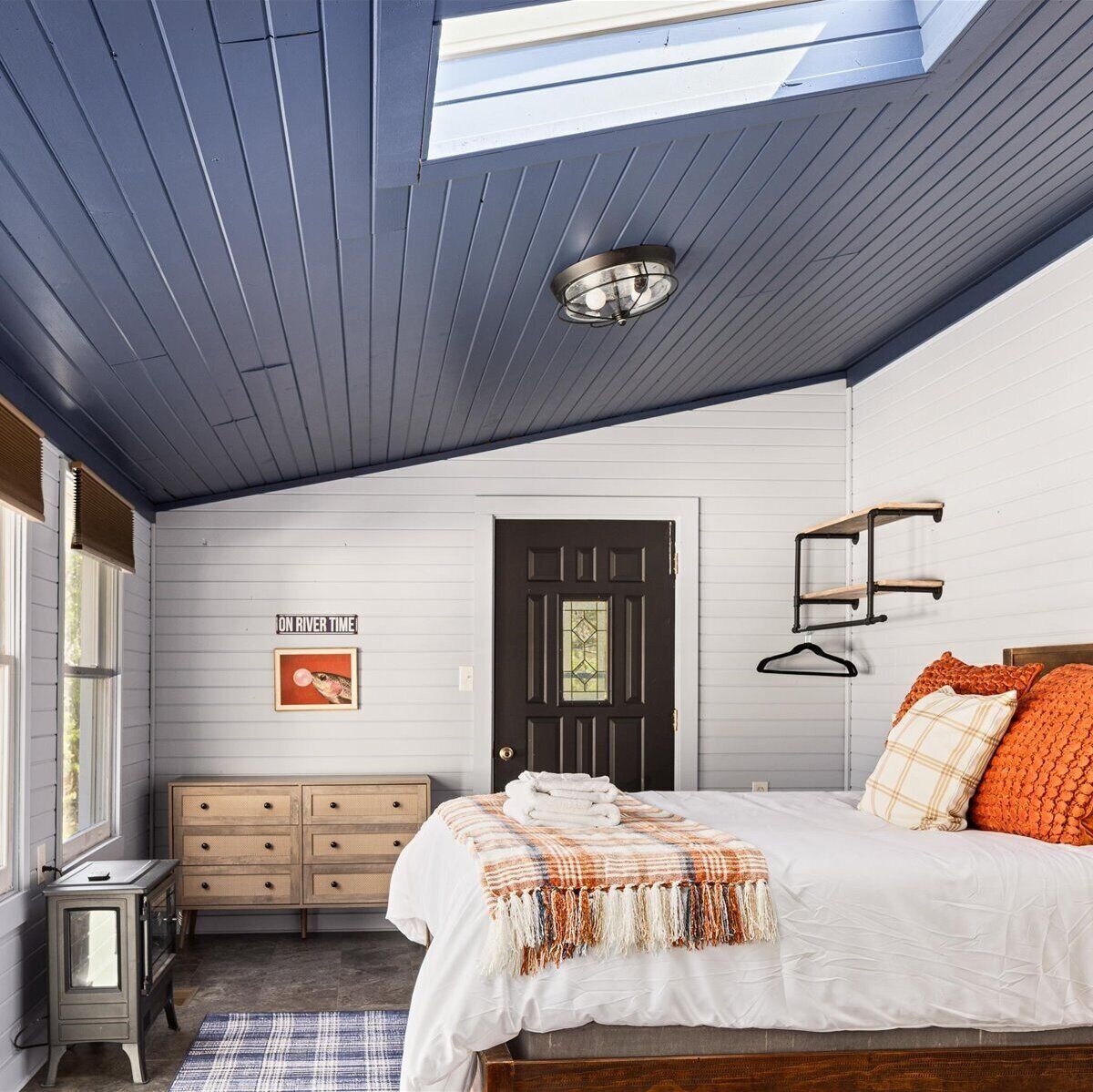 12 habitaciones, tabla de planchar con plancha, wifi y ropa de cama 