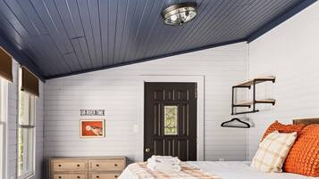 12 habitaciones, tabla de planchar con plancha, wifi y ropa de cama