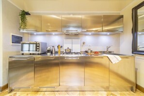 Fridge, microwave, oven, stovetop - L'Alcova di Giotto - right next to the Duomo (firenze)