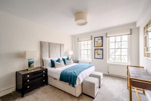 2 bedrooms, iron/ironing board, WiFi