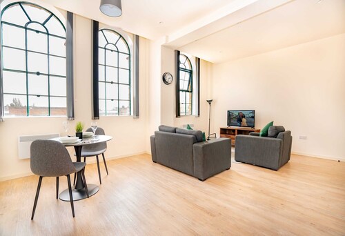 Contemporary Gem 1BR Apt – Sleeps 2 | Manchester