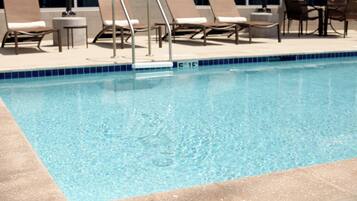 Alberca al aire libre por temporada