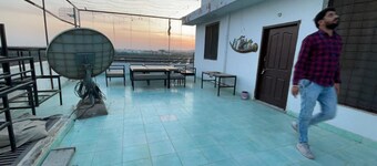 Goroomgo Black Hawk Jodhpur