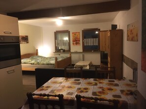 1 bedroom, WiFi, bed sheets
