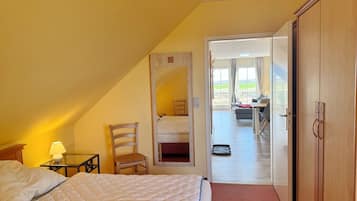 1 bedroom, free WiFi, bed sheets