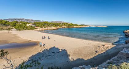 5 bedroom nice home in L'Ametlla de Mar