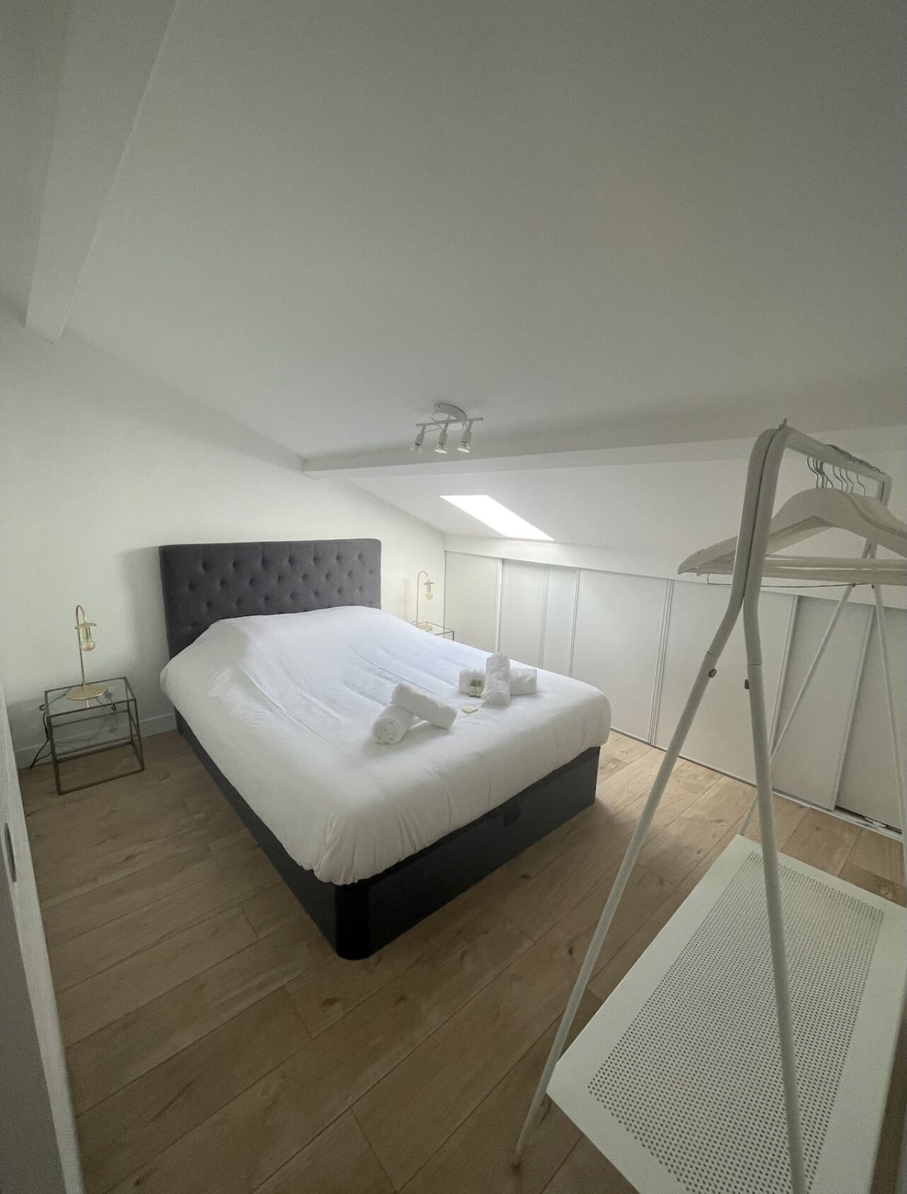 1 chambre, fer et planche à repasser, Wi-Fi, draps fournis