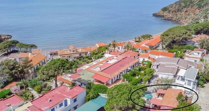 Il Nido offers a relaxing vacation a stone's throw from the sea.
