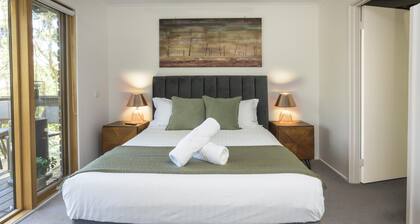 Elliott Lodge - Two storey lifestyle property sleeps 10