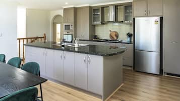 Microwave, stovetop, dishwasher