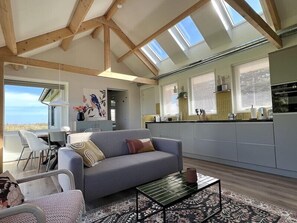 Smart TV - 3 bedroom accommodation in Den Hoorn (Den Hoorn)