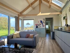 Smart TV - 3 bedroom accommodation in Den Hoorn (Den Hoorn)