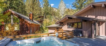 Bray House and Cabin - Ski-in Ski-out perfection
