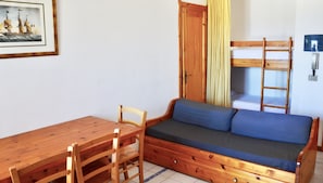 Apartment | Living area - Residence with pool on the promenade  (Alghero)