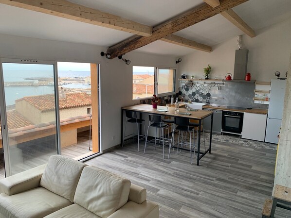 Smart TV - Carro, Appartement Avec Terrasse vue Mer, 2 Chambres (Martigues)